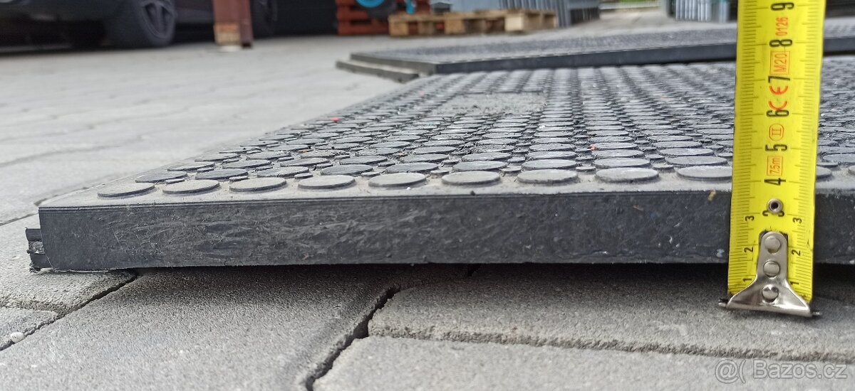 Pojezdová podlahová deska - levná PVC podlaha do garáže - 4