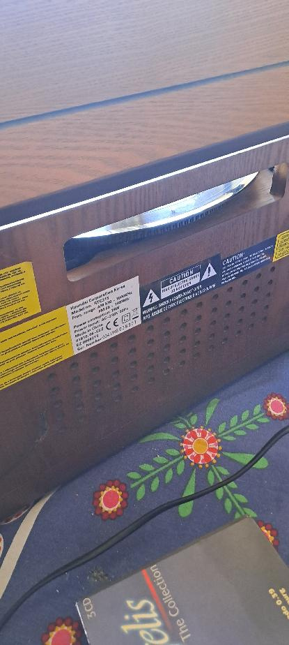 Gramofon Hyundai RTC 315 s CD a rádiemNová cena 790,- - 4