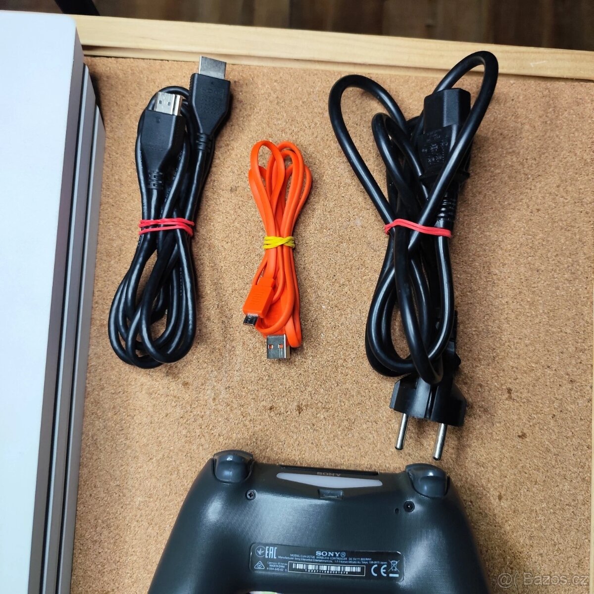 Playstation 4 PRO 1 TB + 8 her - 4