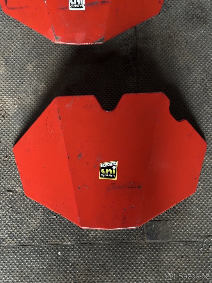 Prodám blatníky a kapotu na malotraktor MT-7 UNI Systém - 4