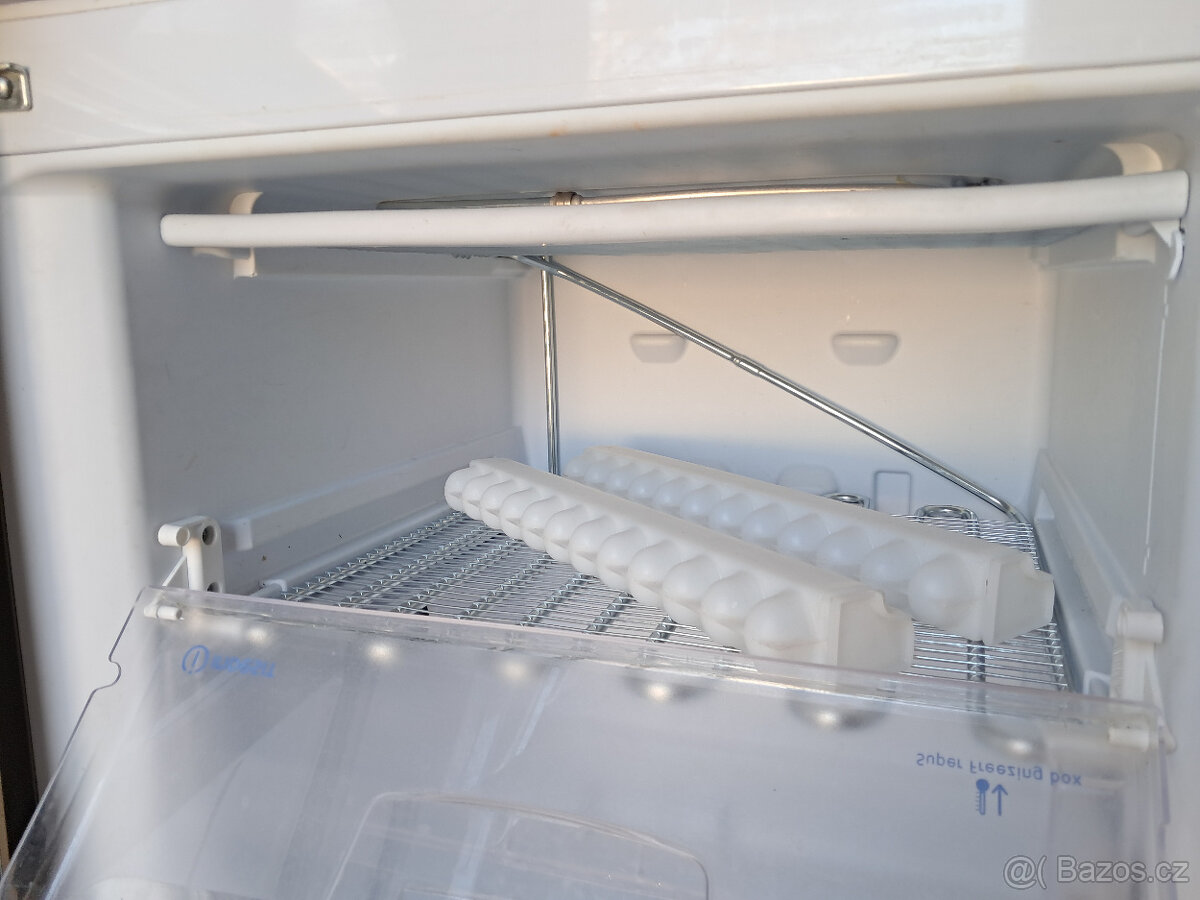 Lednice s mrazakem Indesit BIAAA 14P X - 4