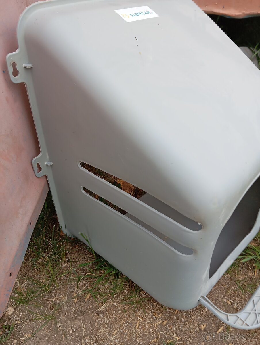 Plastová snášková hnízda pro slepice - 4