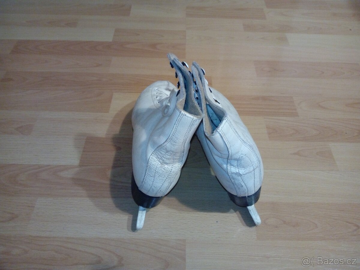 Dívčí brusle bílé Botas 240mm - 4