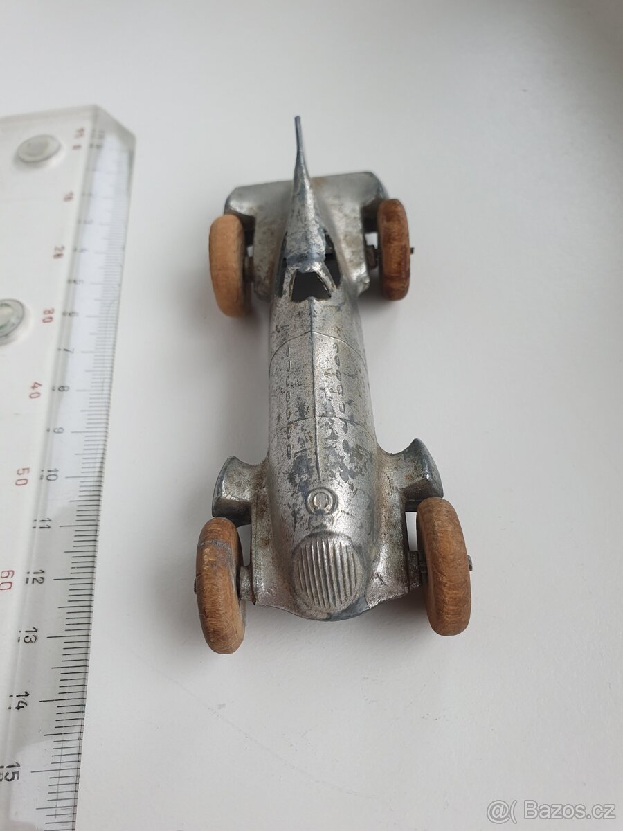 Model závodního automobilu - 4