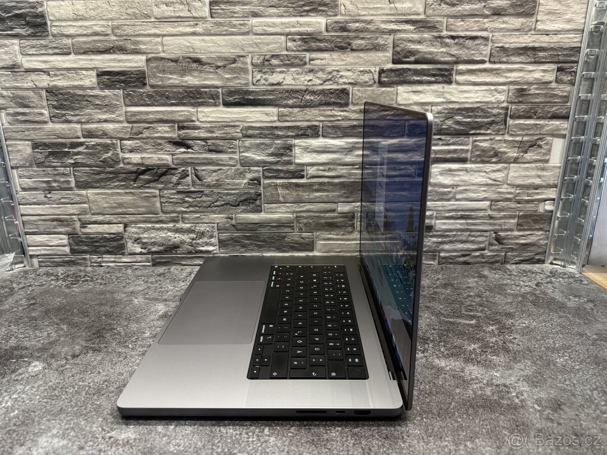 MacBook Pro 16” 2023 M1 Max / 32GB / 1000GB - 4