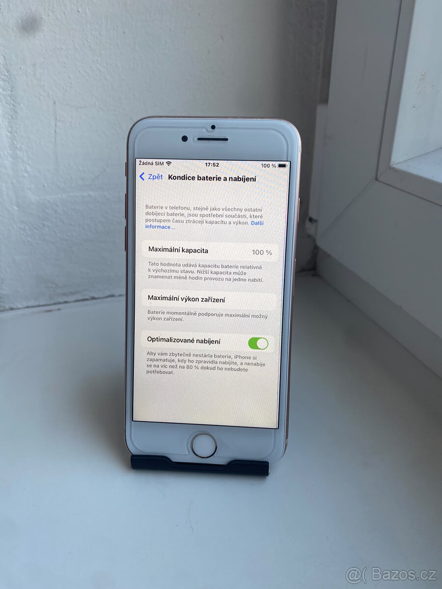 iPhone 8 64GB Zlatý - 4