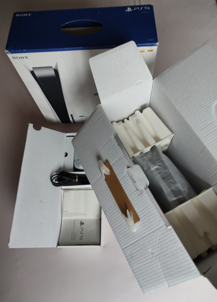 PS5 825GB s BlueRay mechanikou, DS ovladač, původní krabice - 4