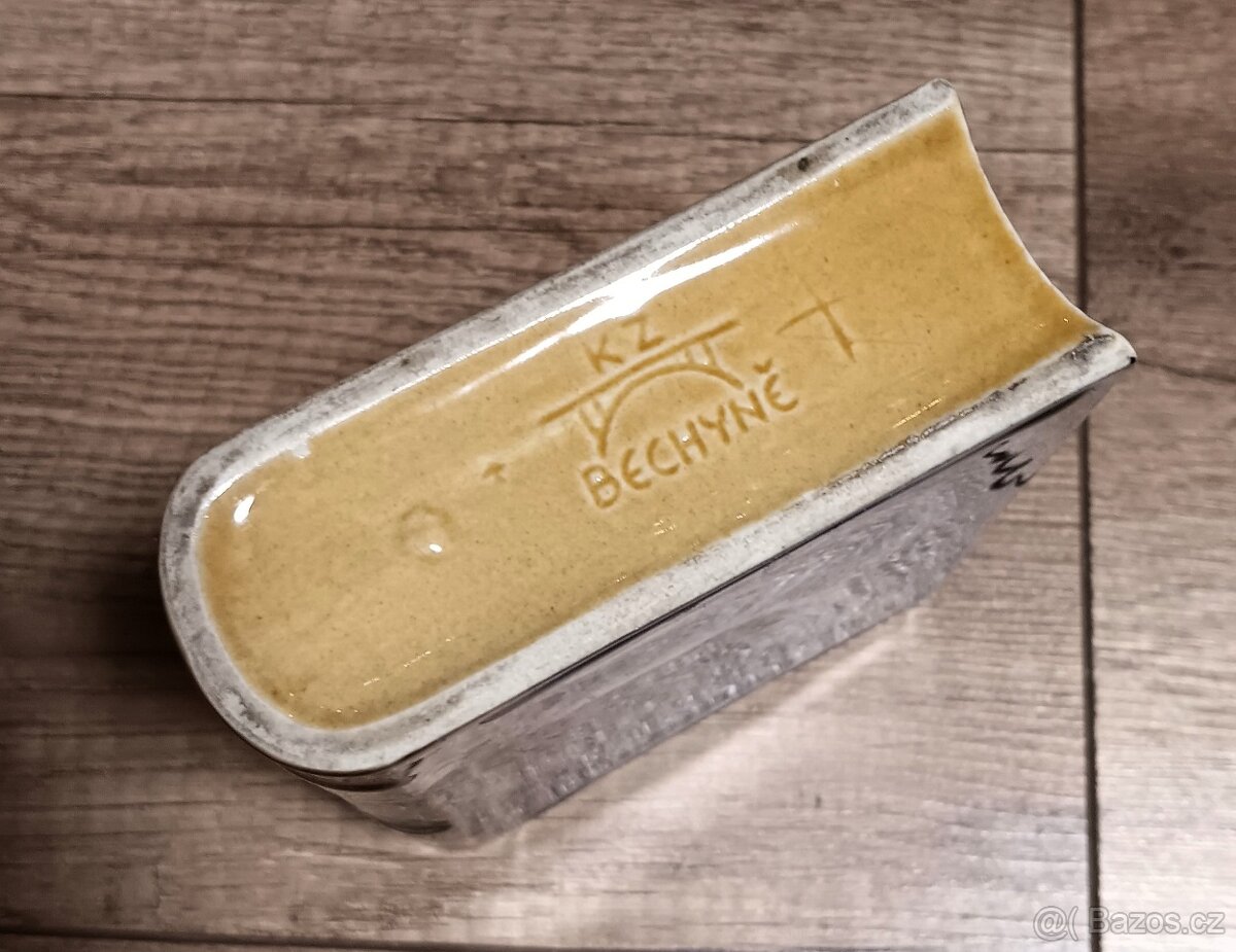 Keramická nádoba ve tvaru zavřené knihy - KZ BECHYNĚ - 4