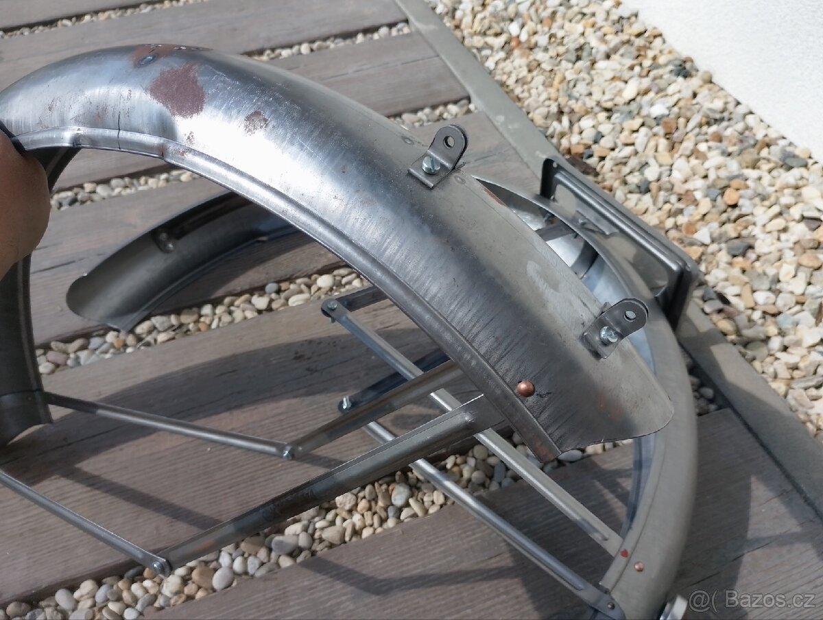 Jawa robot blatníky - 4