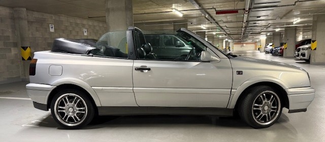 VW Golf CABRIO 2.0 - 4
