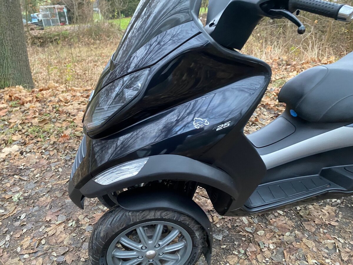 Piaggio MP3 - 4