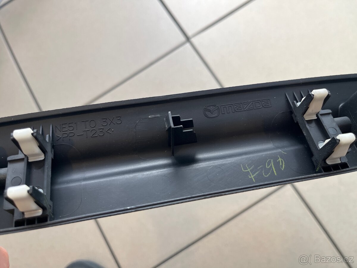 drzak vetrne clony - mazda mx5 NC - 4