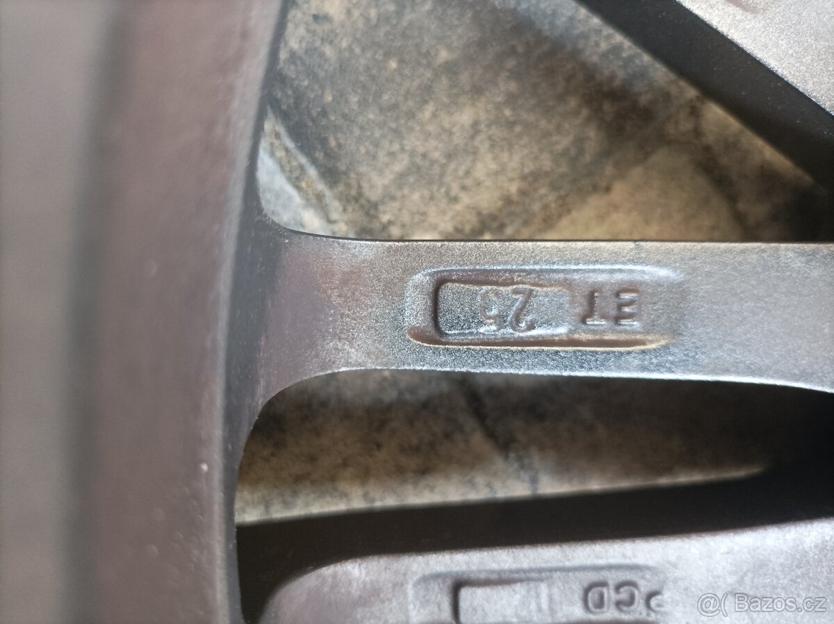 Land Rover - 4