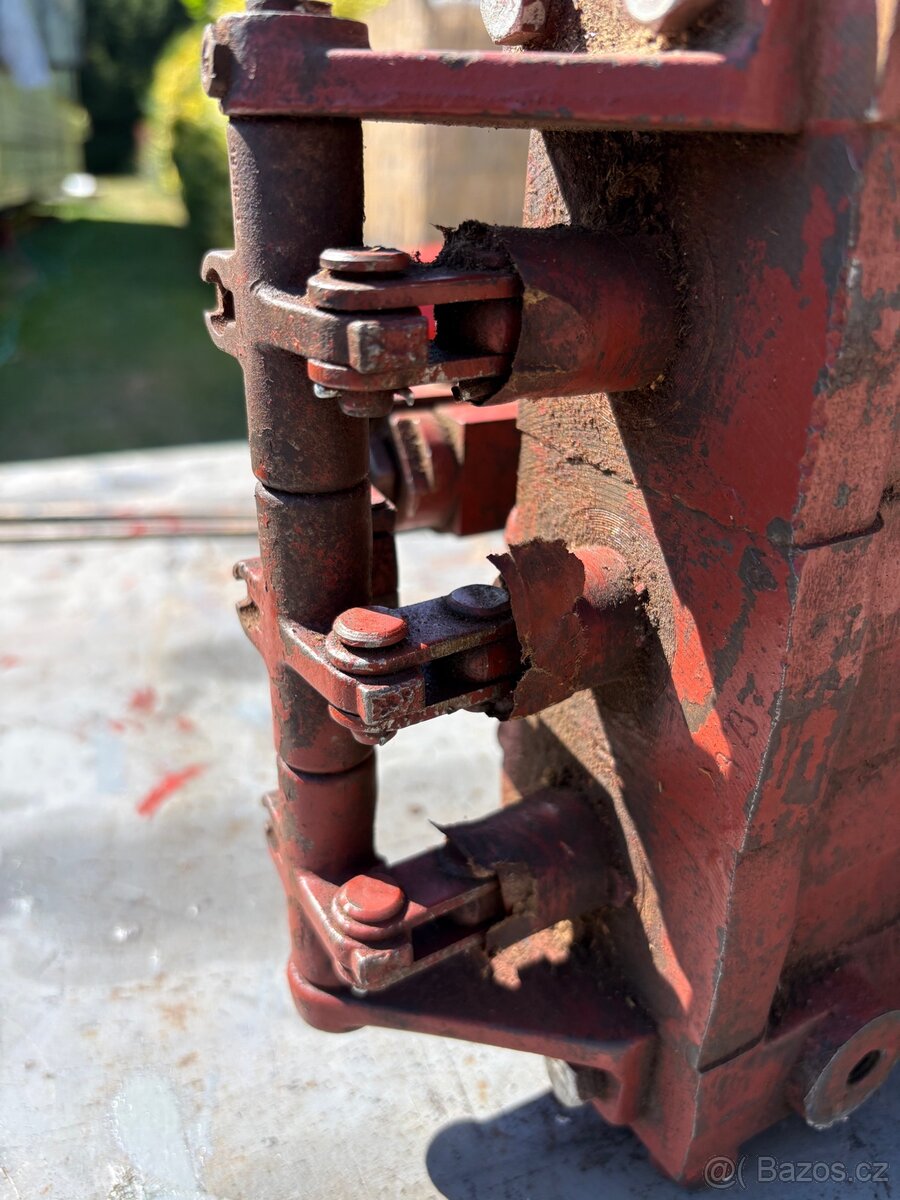 Hydraulický rozvaděč DESTA,tříšoupátkový- NOVÝ‼️ - 4