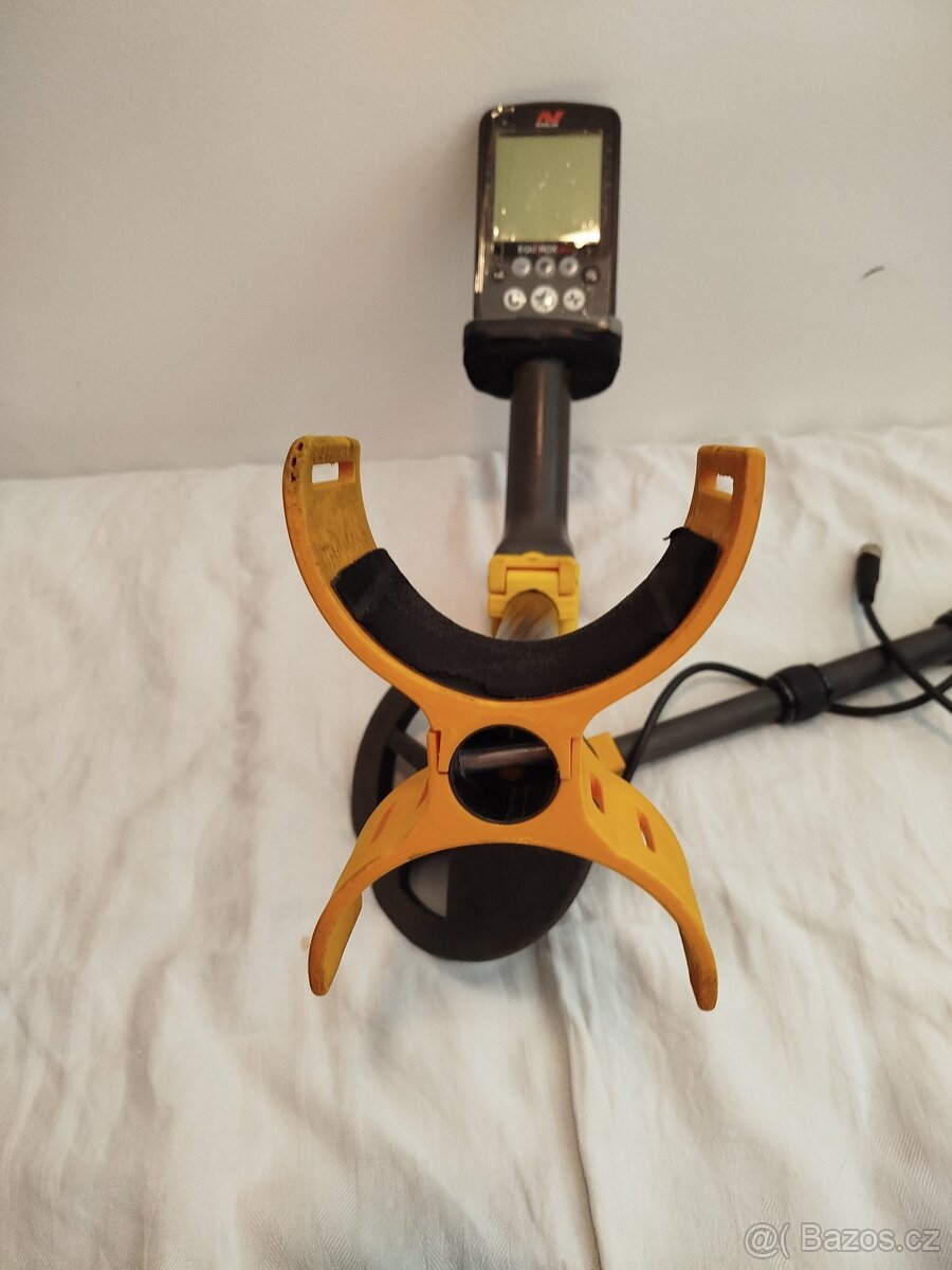 Detektor kovu Minelab Equinox 800 - 4