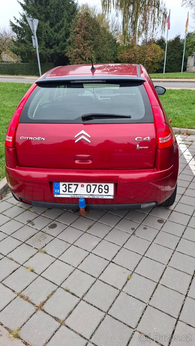 Prodám Citroën C4 1.6i 16v r.v. 2009 - 4