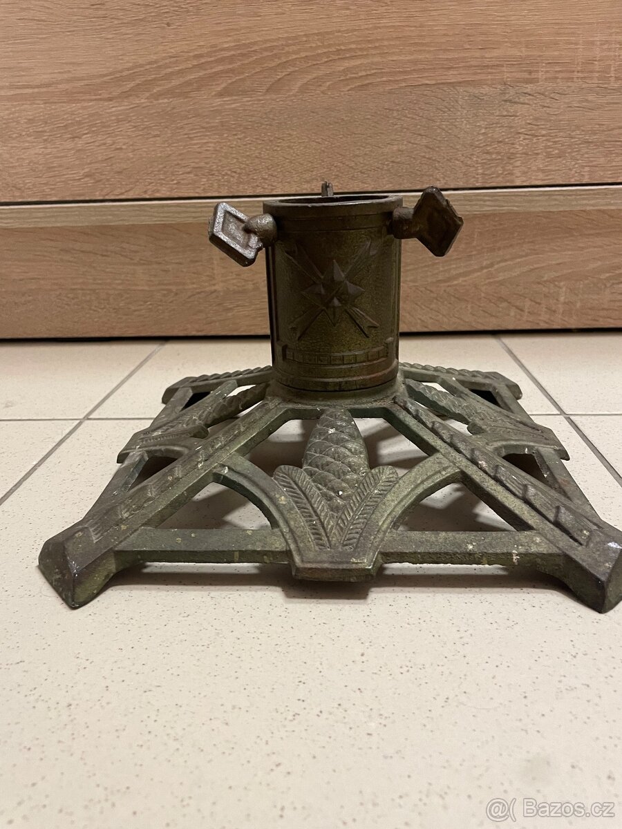 Starožitný stojan na stromeček - 4