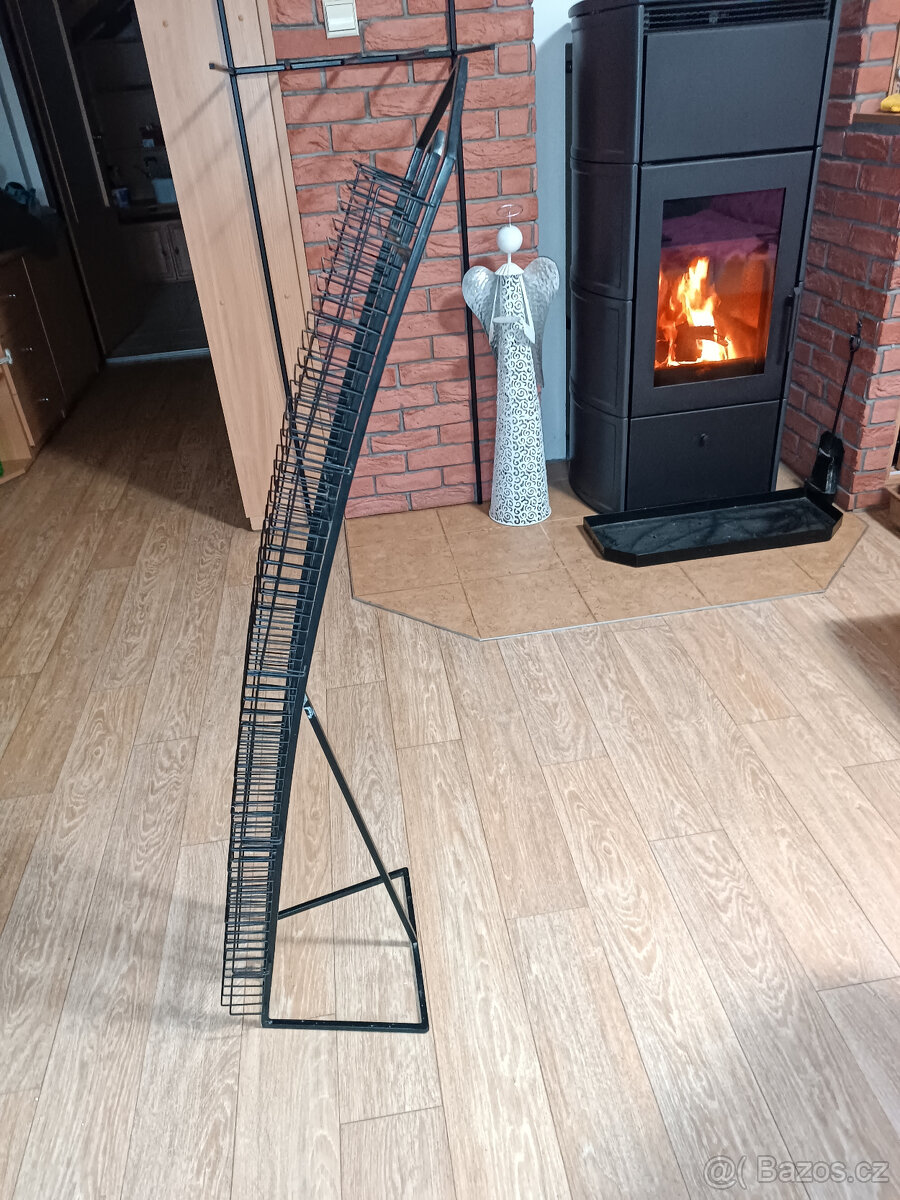 Stojan na kazety - 4