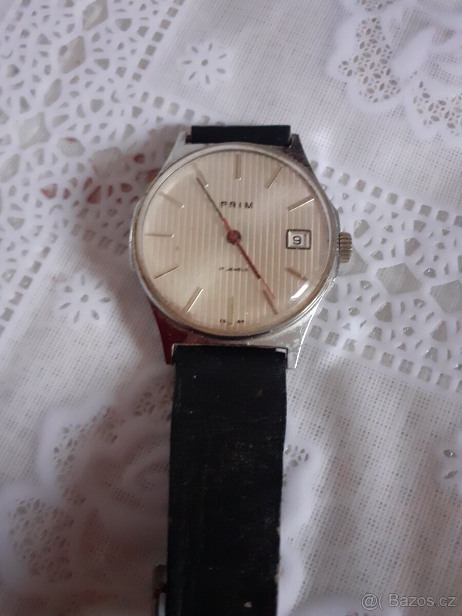 Retro hodinky prim pyžamo - 4