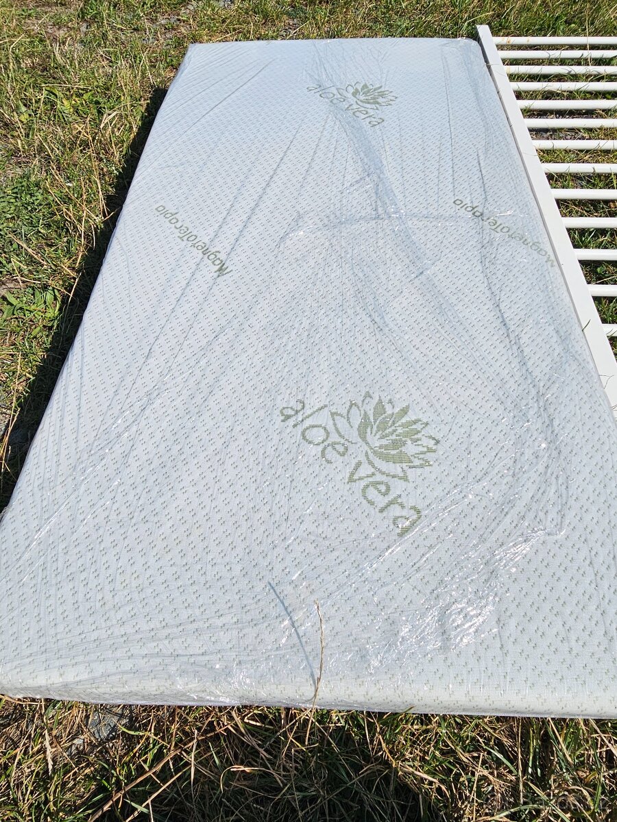 Dětská postýlka dřevěná bílá + matrace Aloe Vera - 4