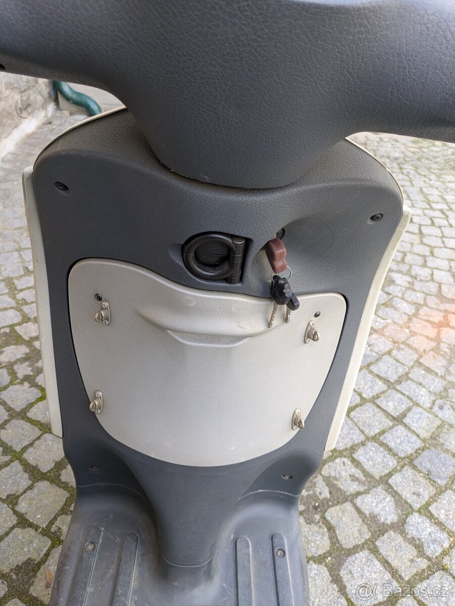 Piaggio Liberty 125 s velkým kufrem /boxem - 4