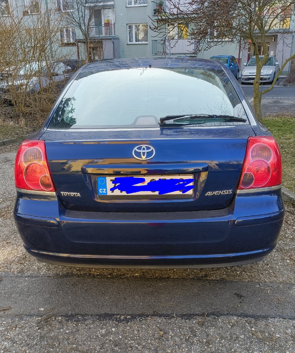Toyota Avensis Hatchback - 4