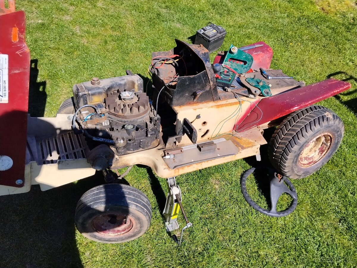 Travní traktor - 4