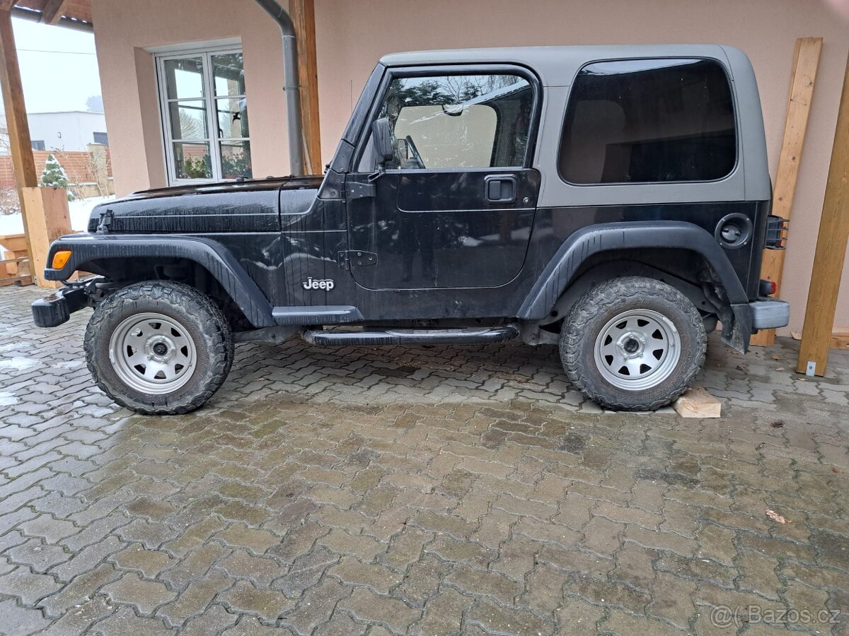 JEEP WRANGLER 2,5 , Rok 1999, 99700km