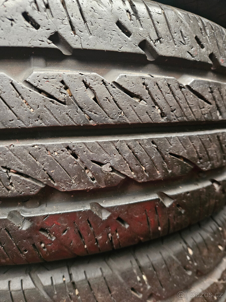 215/70R15C 109/107R Uniroyal Rain Max - 4