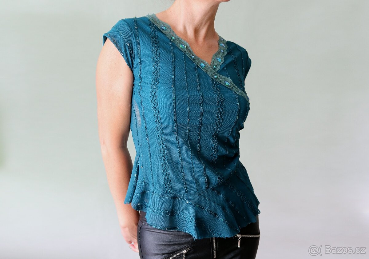 Společenský krajkový top s flitry vel.S - 4