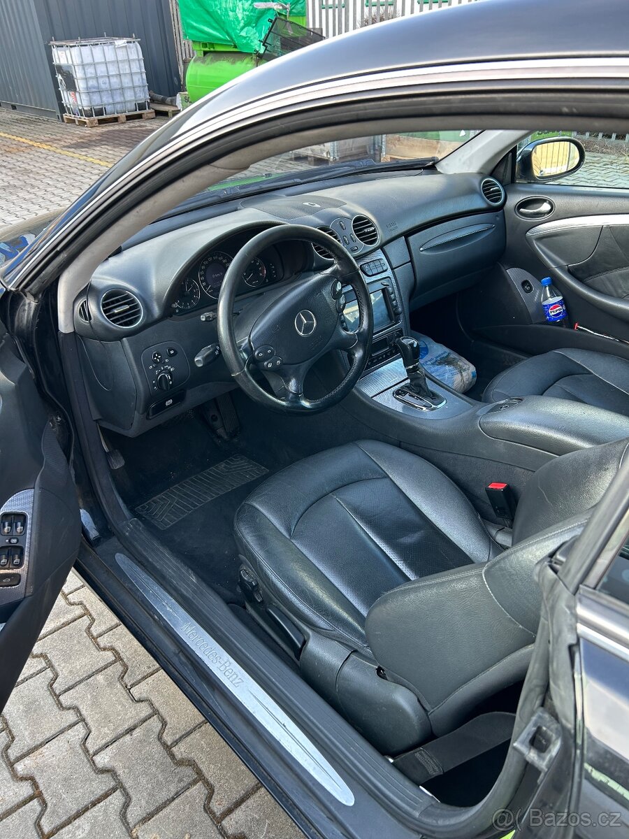 Mercedes Benz clk320i - 4