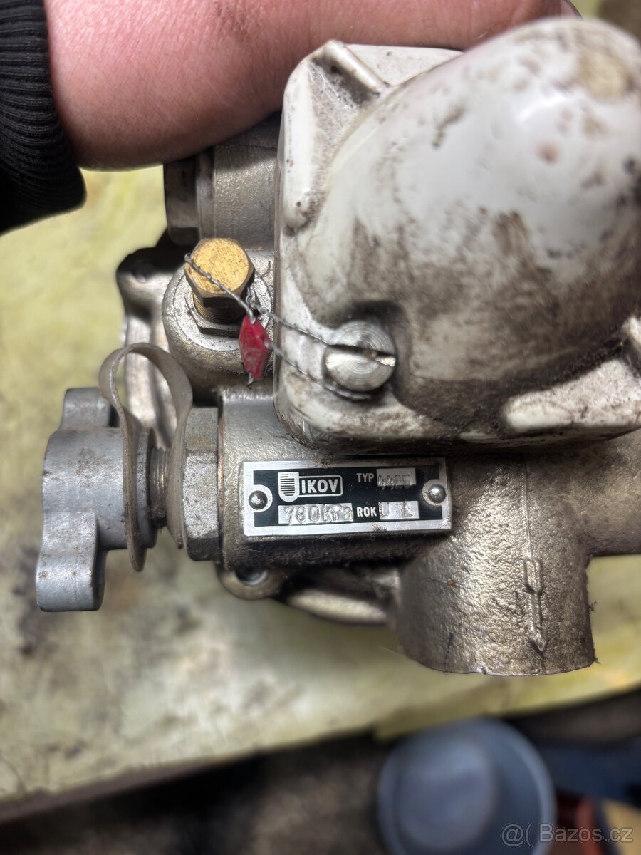 Regulátor tlaku Tatra - 4