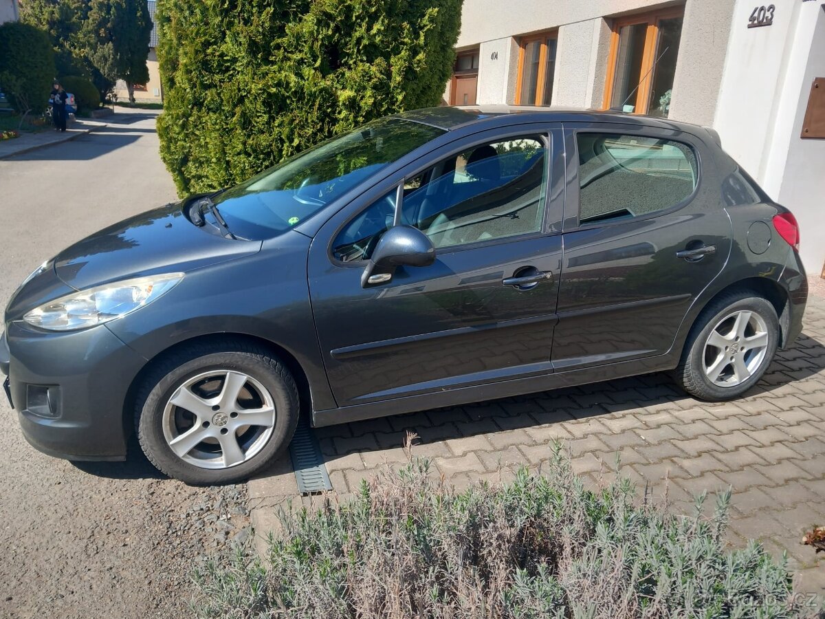 Peugeot 207 1.4i - 4