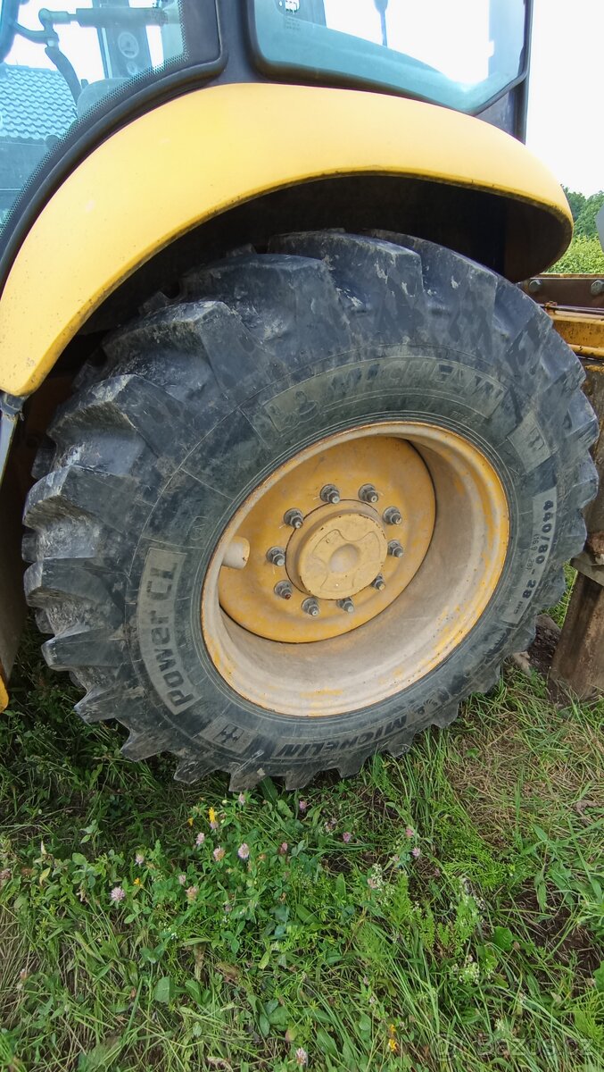 Komatsu WB93R - 4