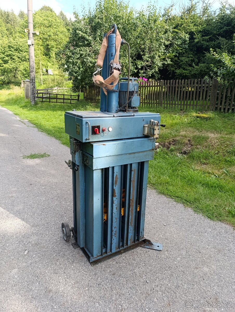 PAKETOVACÍ LIS - 4
