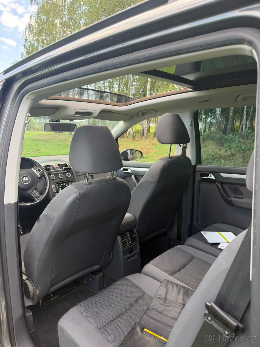 VW Touran 2013 , 1.6 tdi - 4
