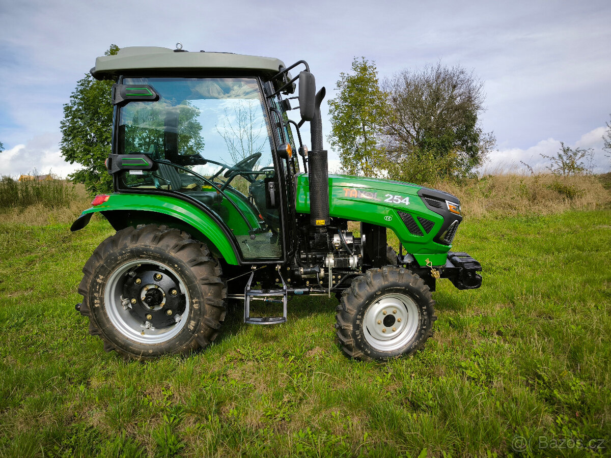 Traktor 4x4 25 HP Tavol 254 - 4