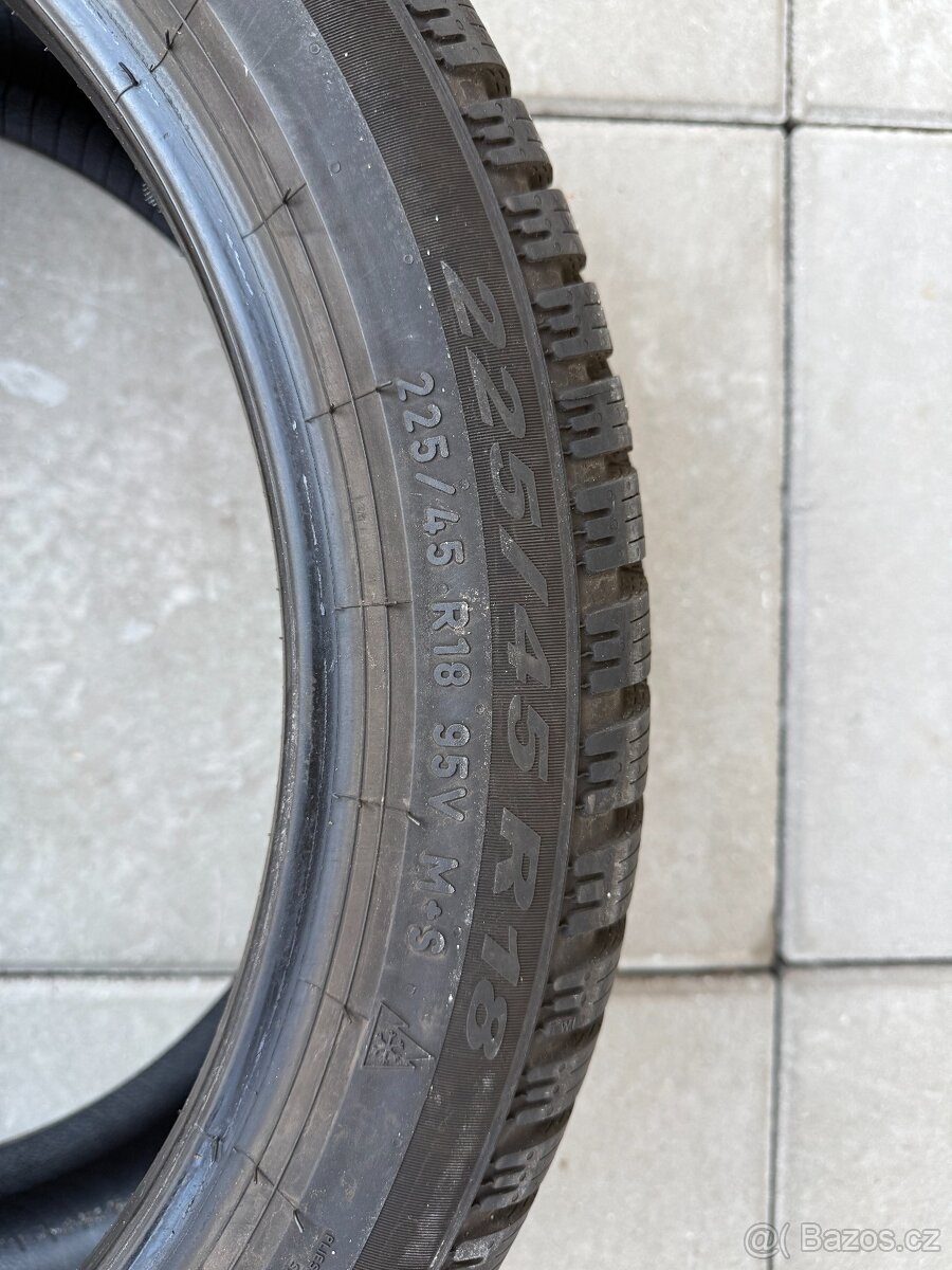 Pirelli Cinturato Winter 2 XL FR 225/45 R18 95 V | 98% stav - 4