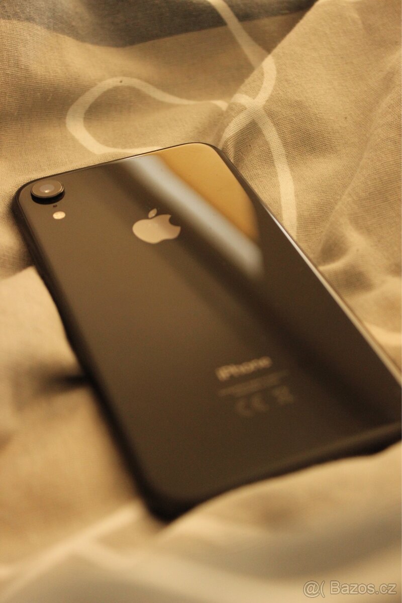 iPhone XR 64GB - černý - 4
