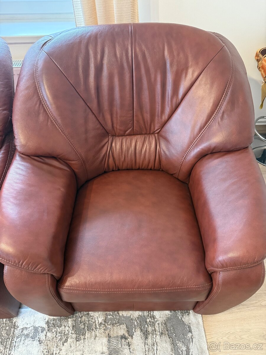 Kožená sedací souprava – rozkládací sofa + křeslo, TOP stav - 4