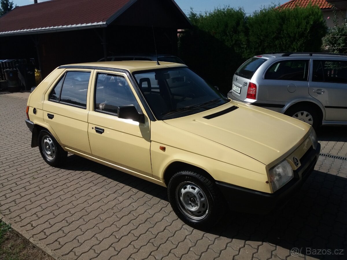 ŠKODA FAVORIT 135 L - 4