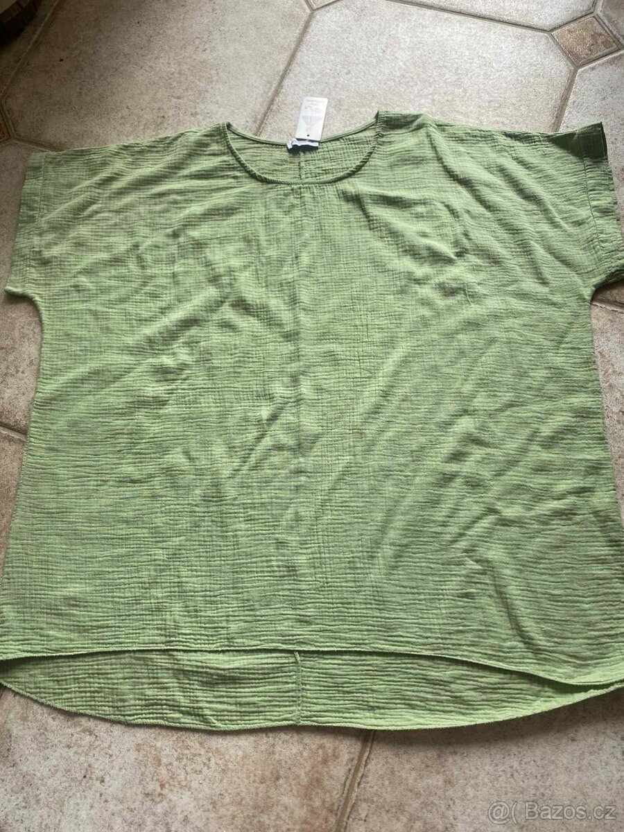 Velikáá nová hráškově zelená tunika mušelín 54 a více - 4