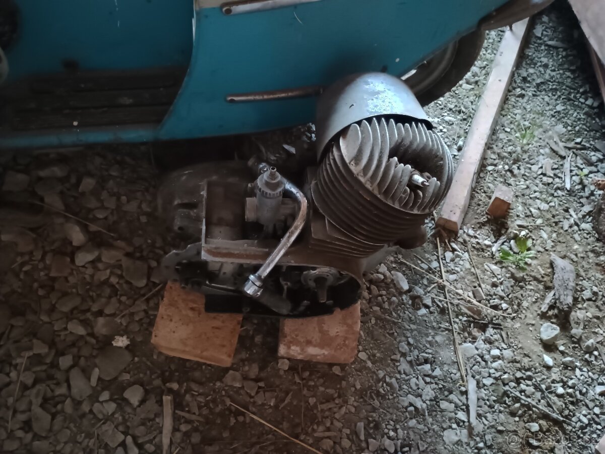 Prodám skůtr ČZ 175 ( prase) - 4