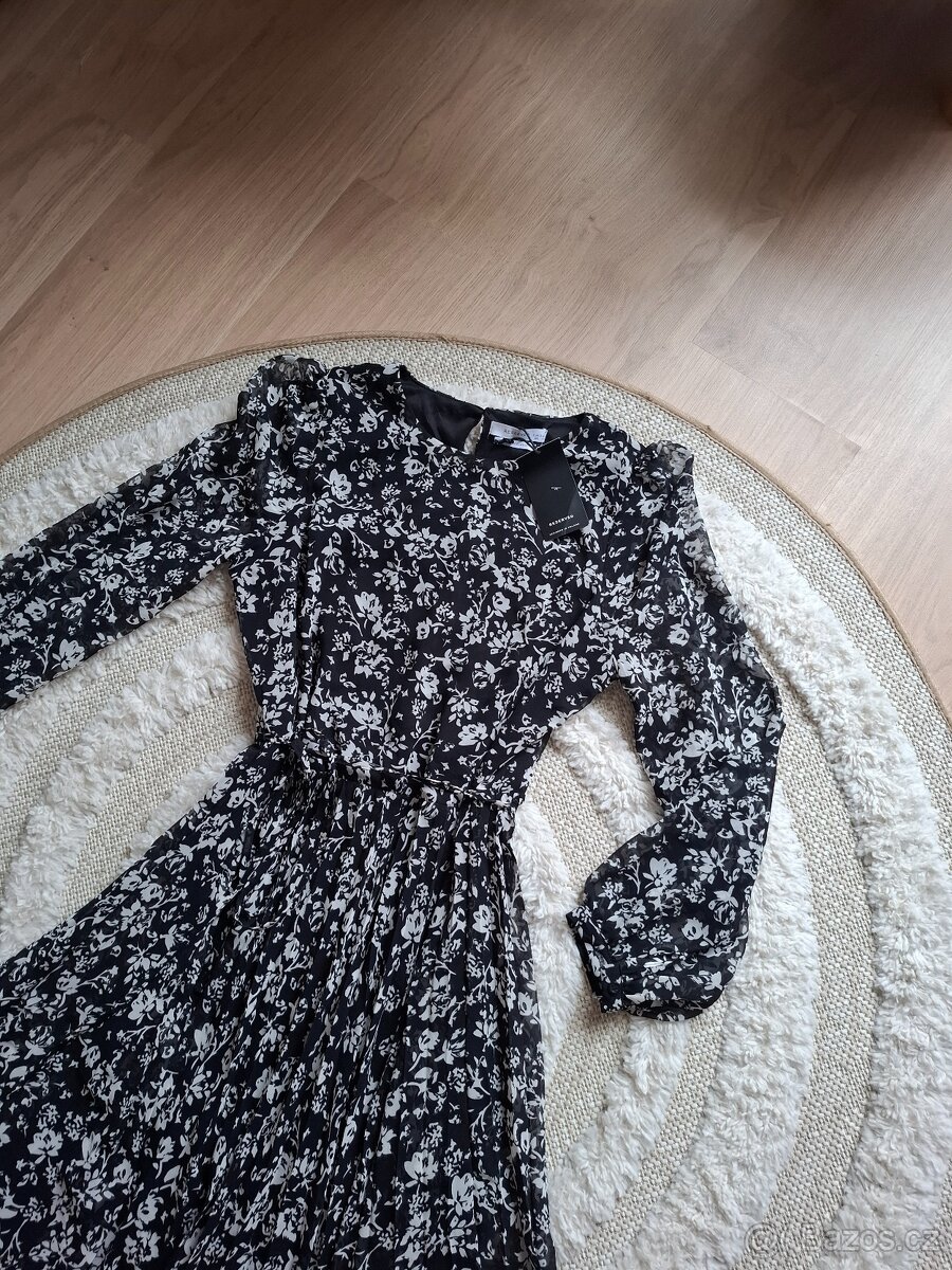 Květinové midi šaty Reserved - 4