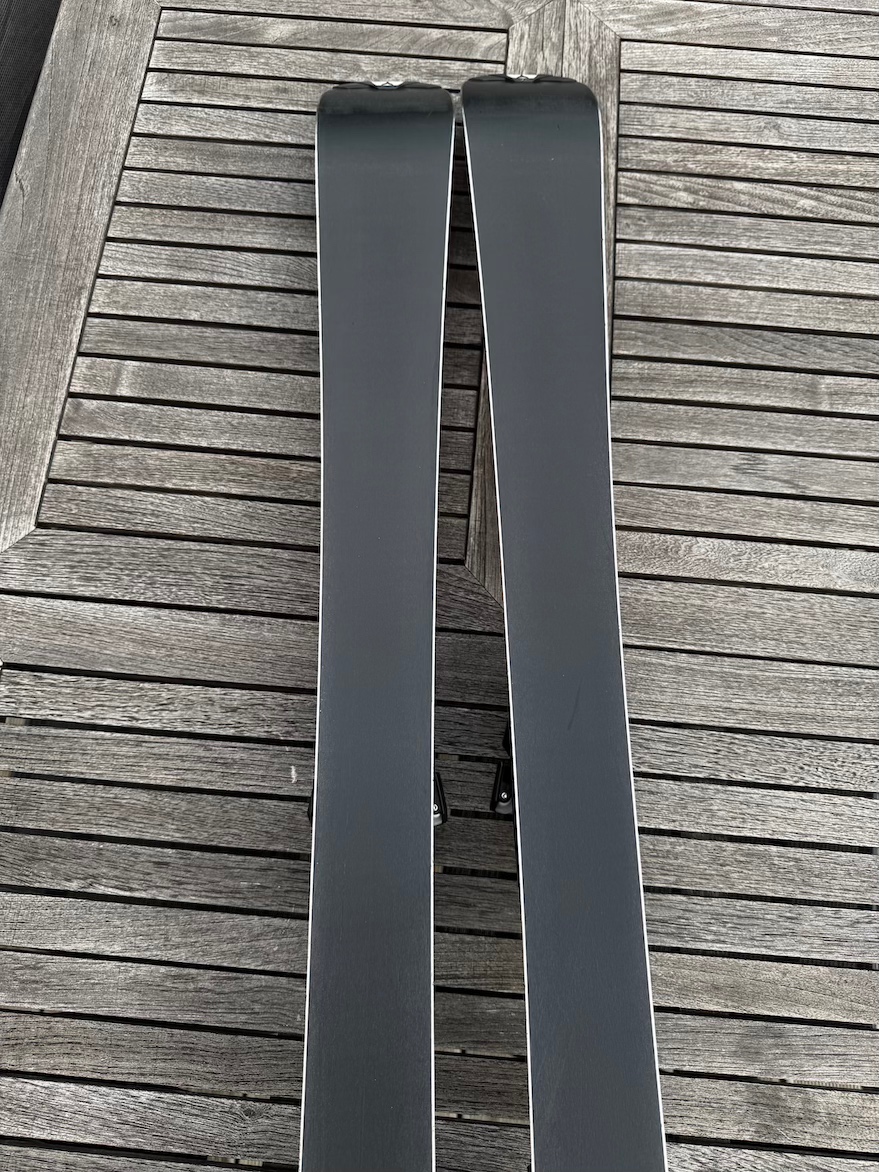 Prodám juniorské lyže ATOMIC RACE 10 - 4