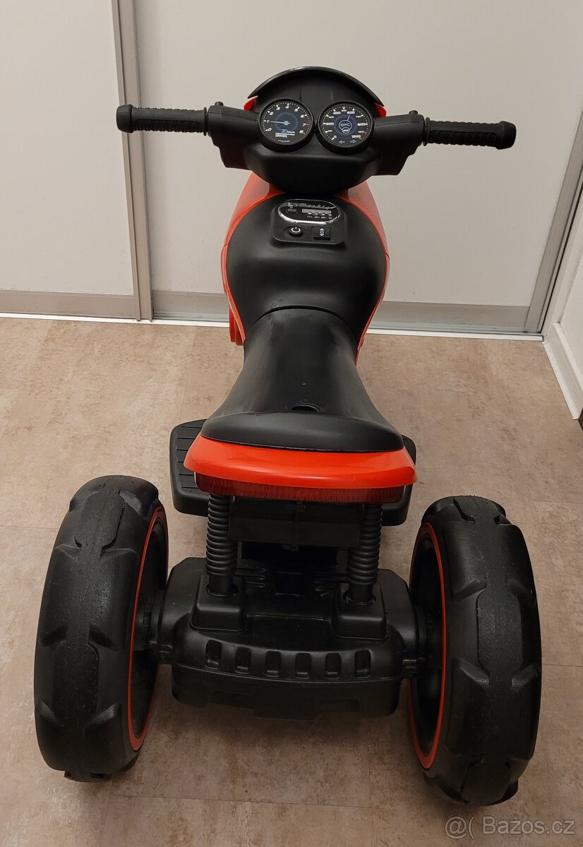 BABY MIX dětská elektrická motorka Police červená - 4