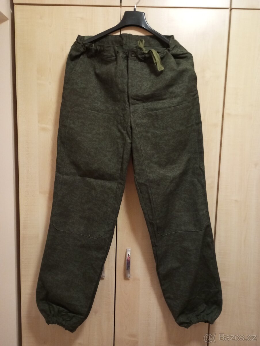 Vojenské maskáče a další vojenské oděvní součástky - 4