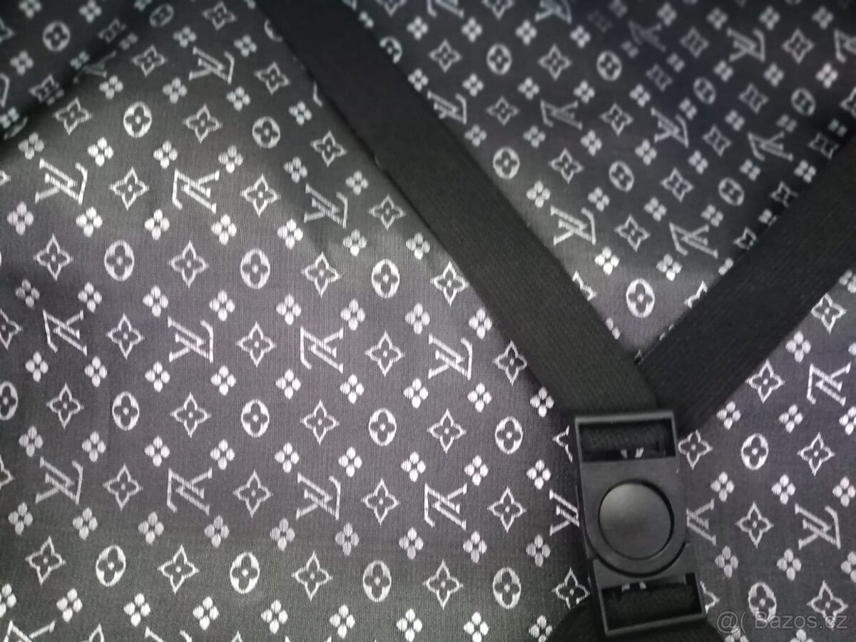 Cestovní kufr značky Louis Vuitton - 4