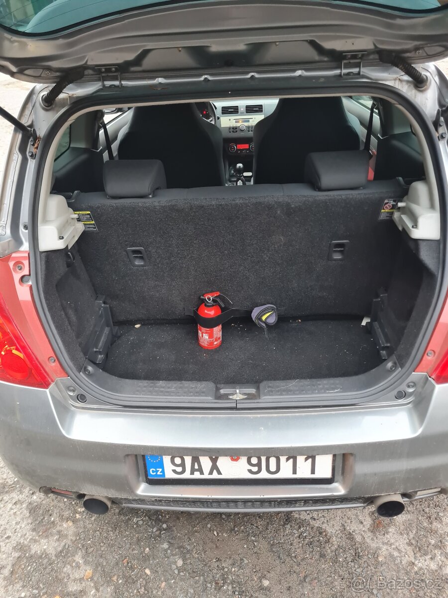 Suzuki Swift 1.6 sport 92kw 3 dver. - 4