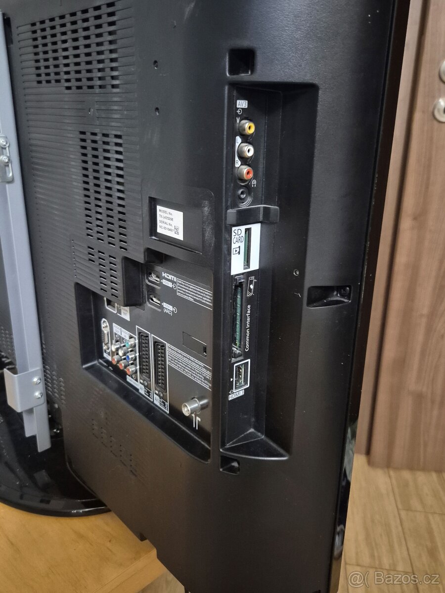 42" Panasonic VIERA TX-L42S20E - 4